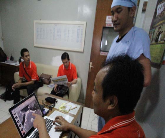 Operasi Bersama Trigeminal Neuralgia di RS Oen Solo, Maret 2012